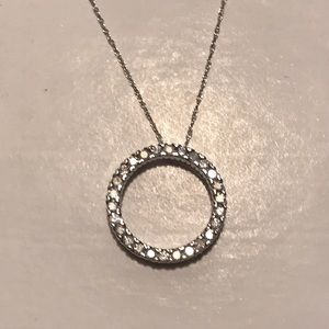 10kt circle pendant